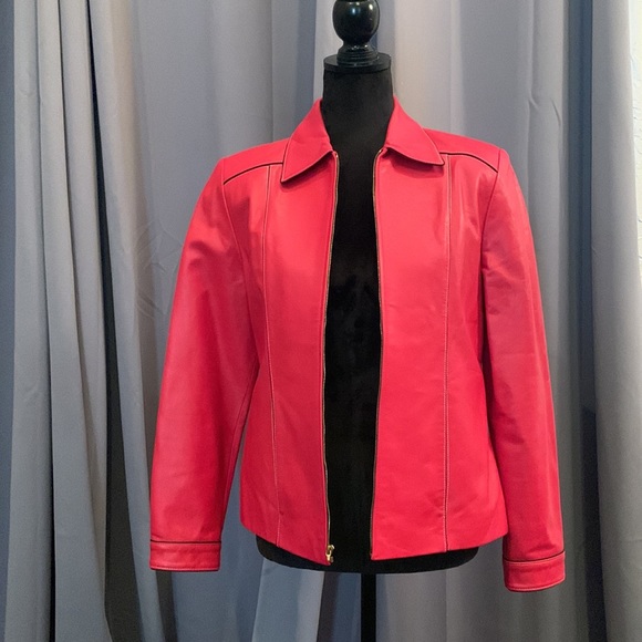 CLASSY & SEXY St. John Sport w/ pockets. Immaculate condition. Bright Red - Picture 2 of 13